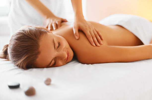 Top Benefits of Aromatherapy Massage for Mind and Body