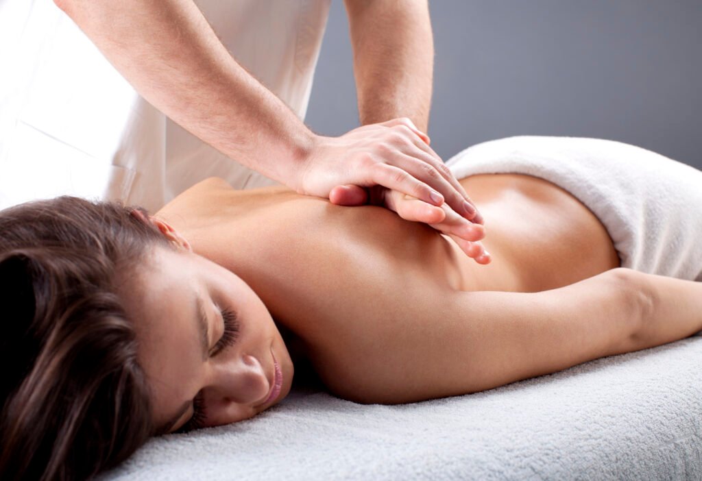 Deep tissue massage benefits for muscle relief and relaxation