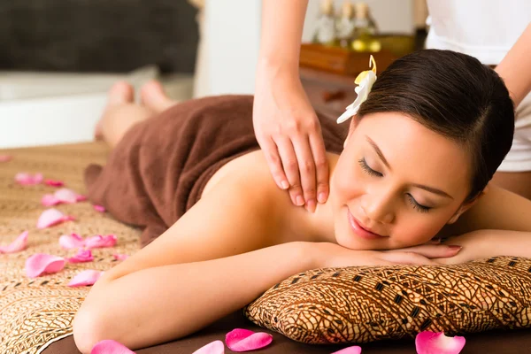 Full body massage in Pondicherry for complete relaxation